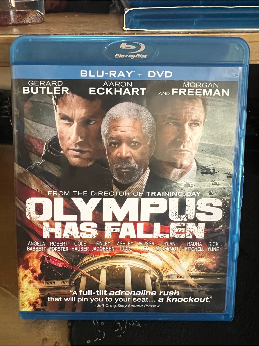 Sony Portable DVD Player Blue Case with Olympus Has Fallen Disc